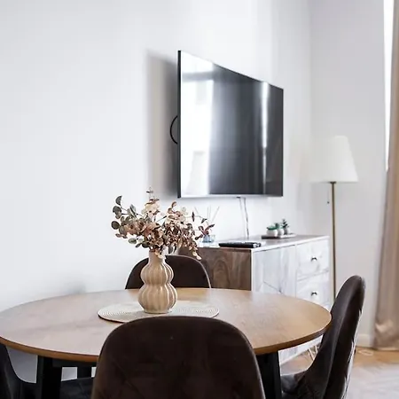 Venus - Akacfa Iii Apartment