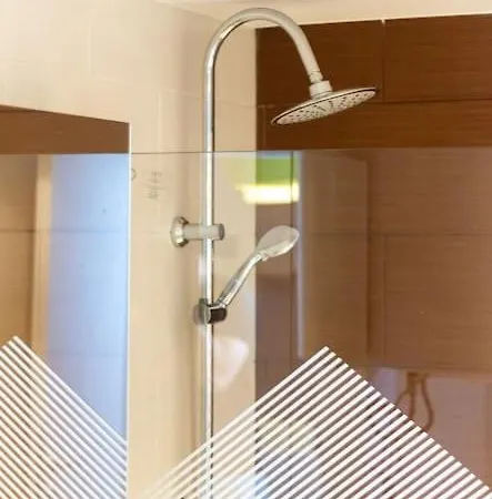 Galerie Grandeur With 2br By Newave Apartment Budapest