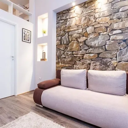 Galerie Grandeur With 2br By Newave Budapest