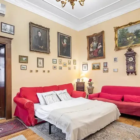 Apartment Ultra Location