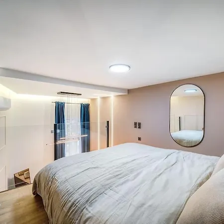 Modern Oasis In Roekk Street By Newave *