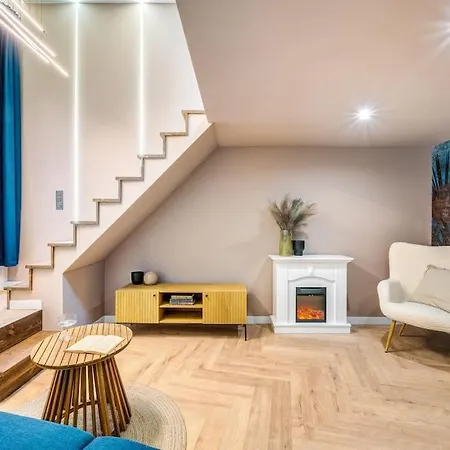 Modern Oasis In Roekk Street By Newave *