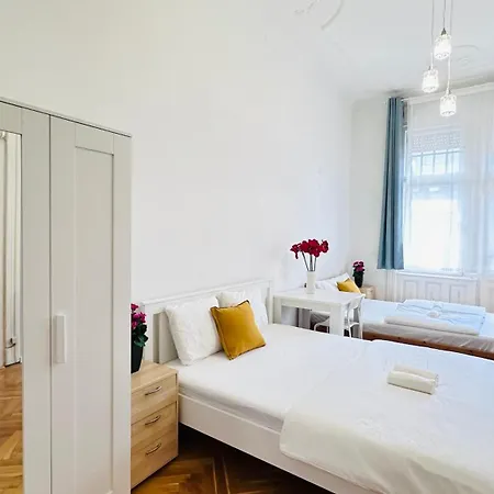 Rakoczi 59 * Budapest