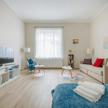 Stylish New With 2 Bedrooms In Buda 2 * Budapest