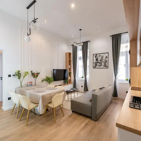 Wesselenyi-w31-modern 3 Bedroom Apartment *