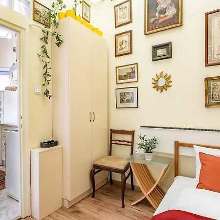 Rakoczi Apartment