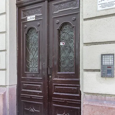 Opera Quarter