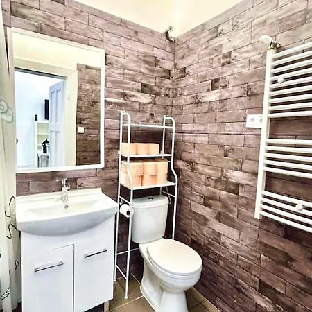Stylish Haven In The Center Apartment