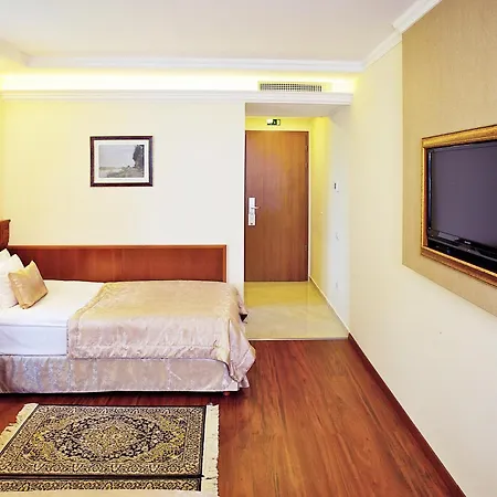 Gold Hotel