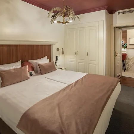 Otel Queen's Court & Budapeşte