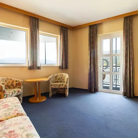 Aquamarina Botel 3*