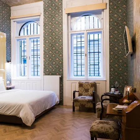 Metropolis Boutique 4*