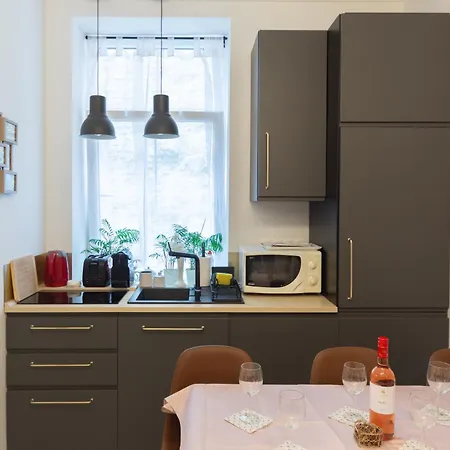 Quiet In The Bustling Center Appartement