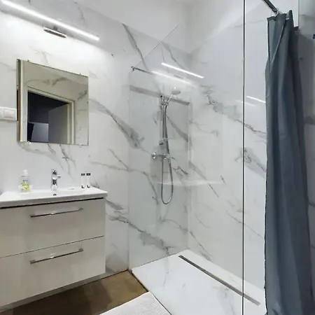 Apartment Cosy Gray In Heart Of