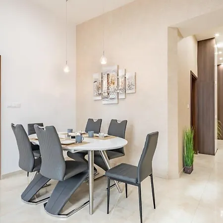 Apartament Splendid Perfectly Located Flat With Sauna