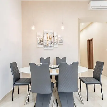 Apartament Splendid Perfectly Located Flat With Sauna *