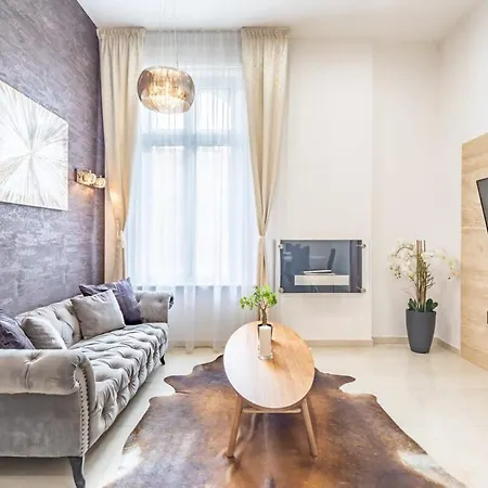 Splendid Perfectly Located Flat With Sauna