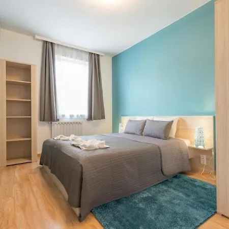 Corvin Plaza & Ξενοδοχείο με διαμερίσματα 3*