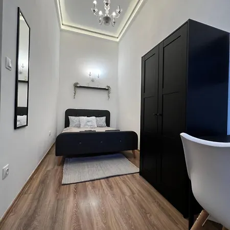 Apartment F14