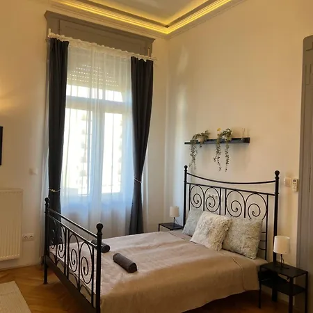 F14 Apartment