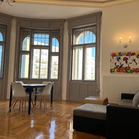 F14 Apartment