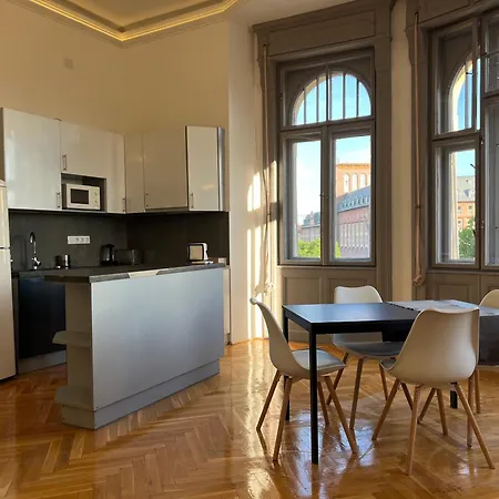 Apartment F14