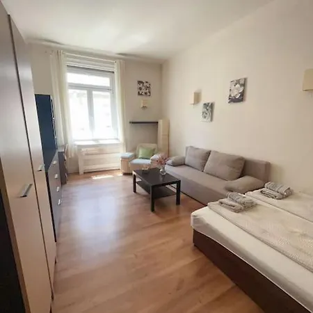 Diamond By The Church Apartment Budapest