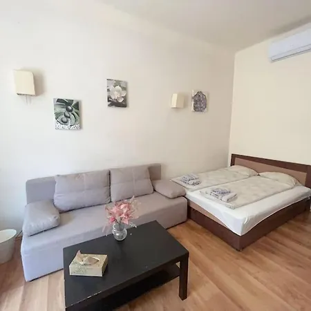 Apartment Diamond By The Church