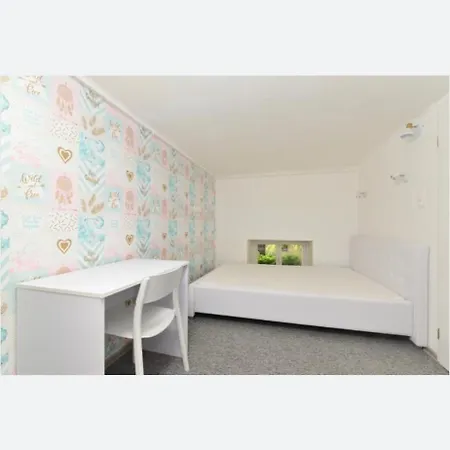 Downtown 5 Bedrooms 4 Bathrooms Raday Stretches Apartment *
