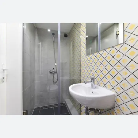 Downtown 5 Bedrooms 4 Bathrooms Raday Stretches Budapest