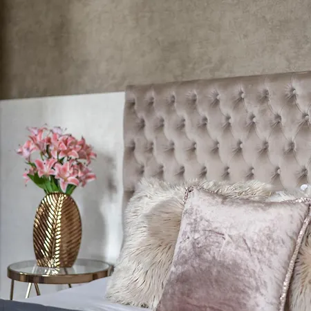 Luxurious Elizabeth St With Sauna Apartment