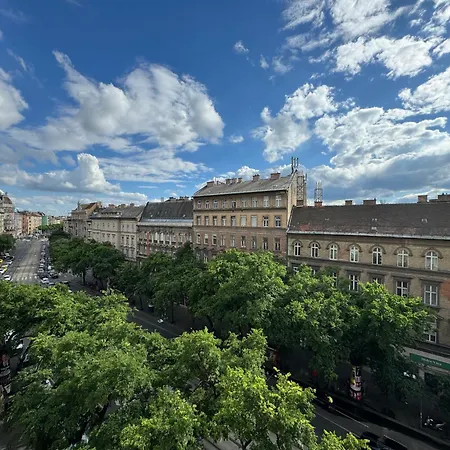 Luxurious Elizabeth St With Sauna Apartment