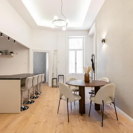 Apartment Crystal Cove 2-bdr