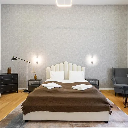 Crystal Cove 2-bdr Budapest