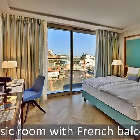 Hotel Est Grand Savoy