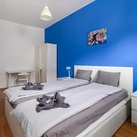 Fovam In Hear Of The Apartment