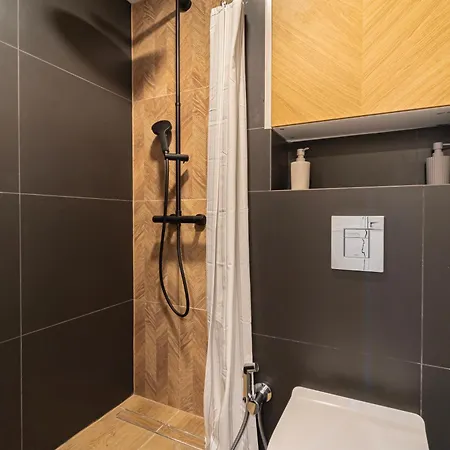 Luxurious Prestige On The St Stephen Road Apartment