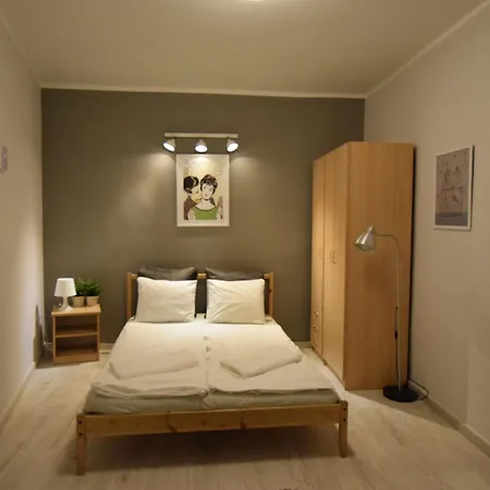 By Hi5- Oktober 6 Street Apartment *