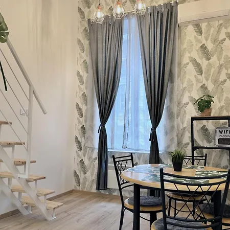Standard By Hi5- Downtown Jungle Apartment Budapest