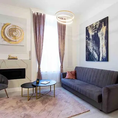 Luxurious King And Queen Bed Park4free *