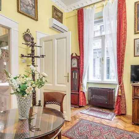 Apartment Authentic Budapest