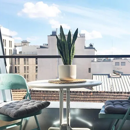 Rooftop View Apartment *