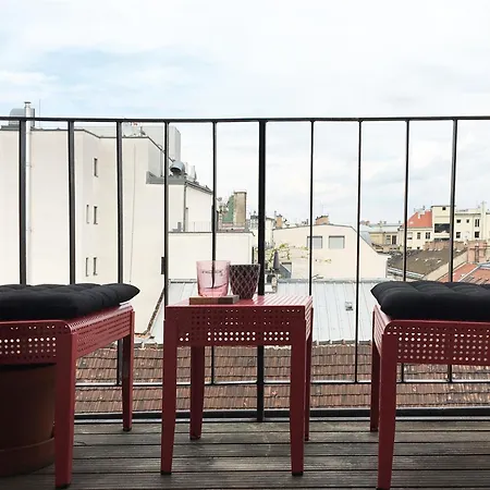 Rooftop View Apartment