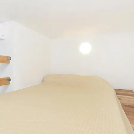 Apartment 1nk *