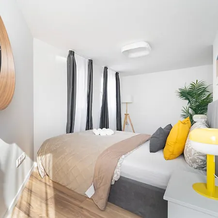 Exclusive & Duplex By Prestige Homes Budapest