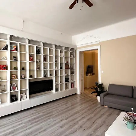 Apartment Spacious And Stylish Jokai *