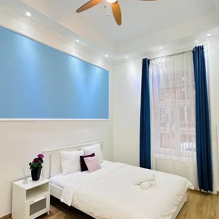 Ulloi-0 - 5min To Corvin Negyed, Aldi Habitación en casa particular Budapest