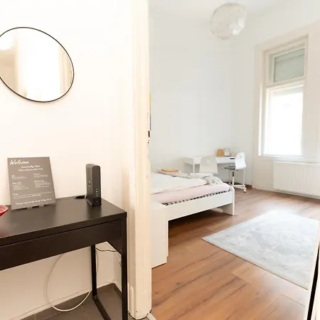 Danube Dwelling Aulich Utca 3 Апартаменты *