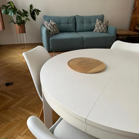 V Apartman *