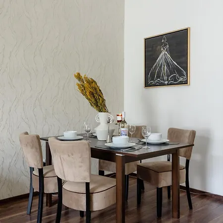 Discover Your Retreat-walk To Parliament Apartment *